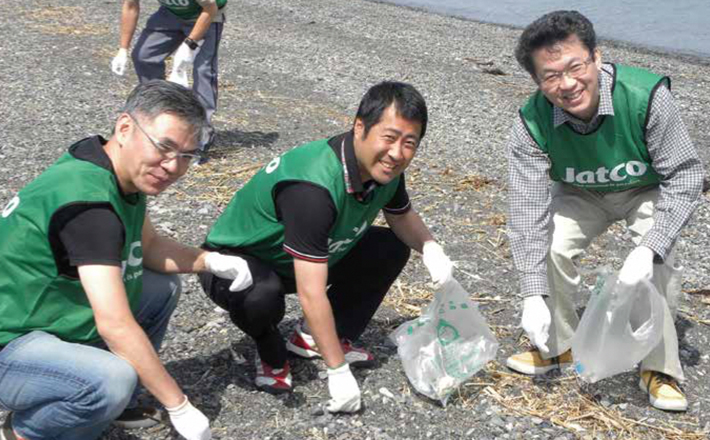 Cleaning Mihomasaki Beach